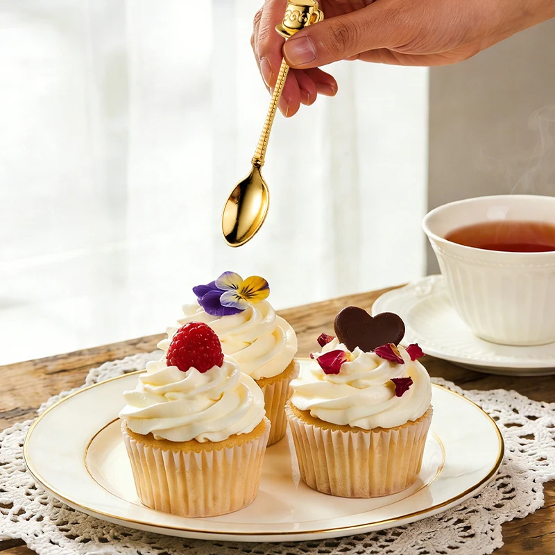 Vintage Cup Shaped Zinc Alloy Coffee Spoon Creative Dessert Stirring Spoon Mini Teaspoon Decorative Gift Spoon for Cafe Home