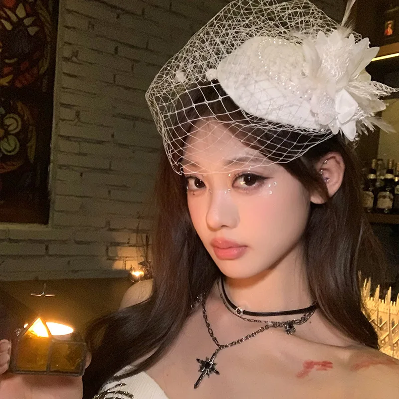 Retro Bride Hat Wedding Banquet Headwear Veil Fabric Flower Feather Headdress Hairpin Gauze Cover The Face image 2