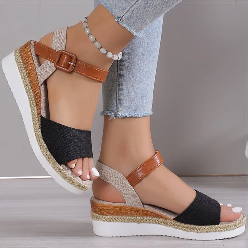 Sandali con tacco da donna, tendenze 2026, scarpe da donna, sandali con zeppa, scarpe estive da donna, sandali con plateau da spogliarellista, tacchi alti_voghion.com
