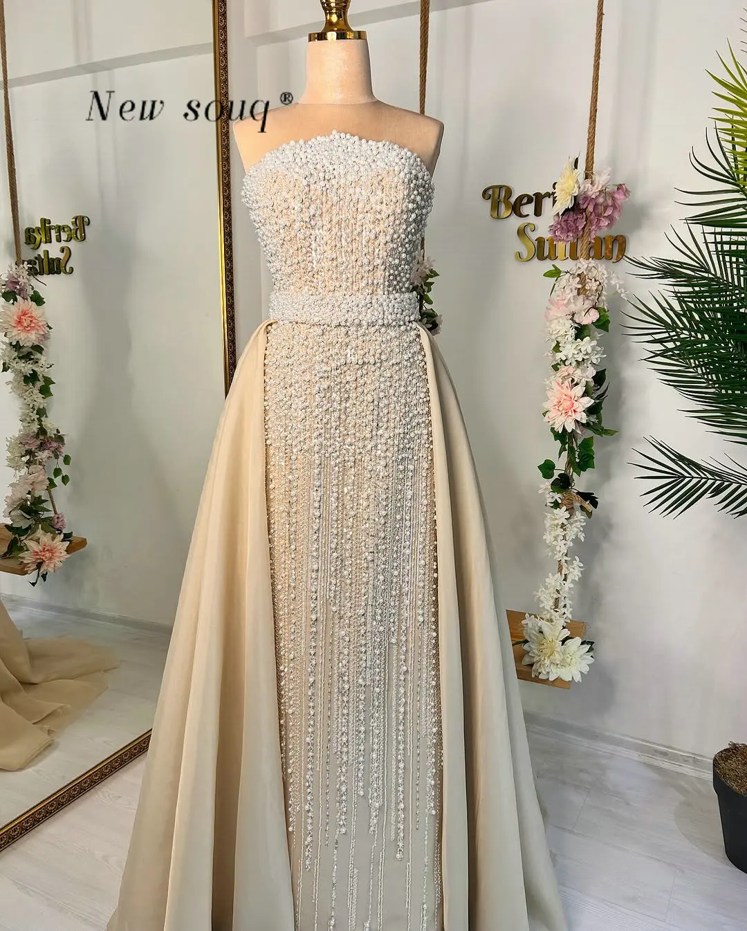 فساتين سهرة بدون حمالات مطرزة باللؤلؤ الشامبانيا مع تنورة علوية 2026 أنيقة رسمية على شكل حرف A لحفلات الزفاف حسب الطلب