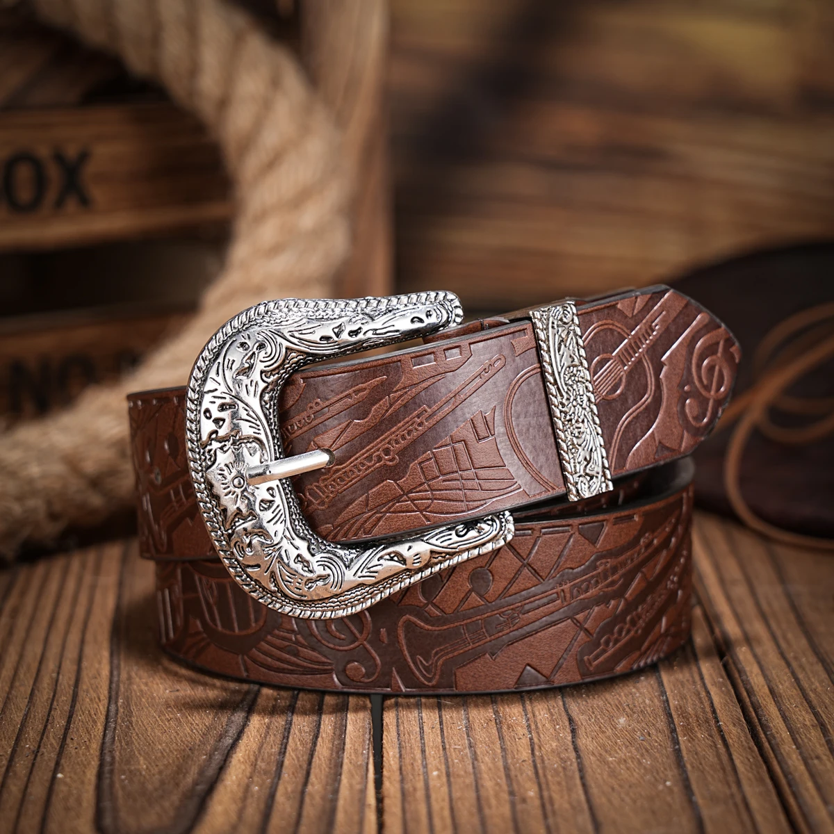 A Western Cowboy-Style Belt Suitable for Both Men and Women. PU Embossed Western-Style Buckle Belt. Unique and Retro.
