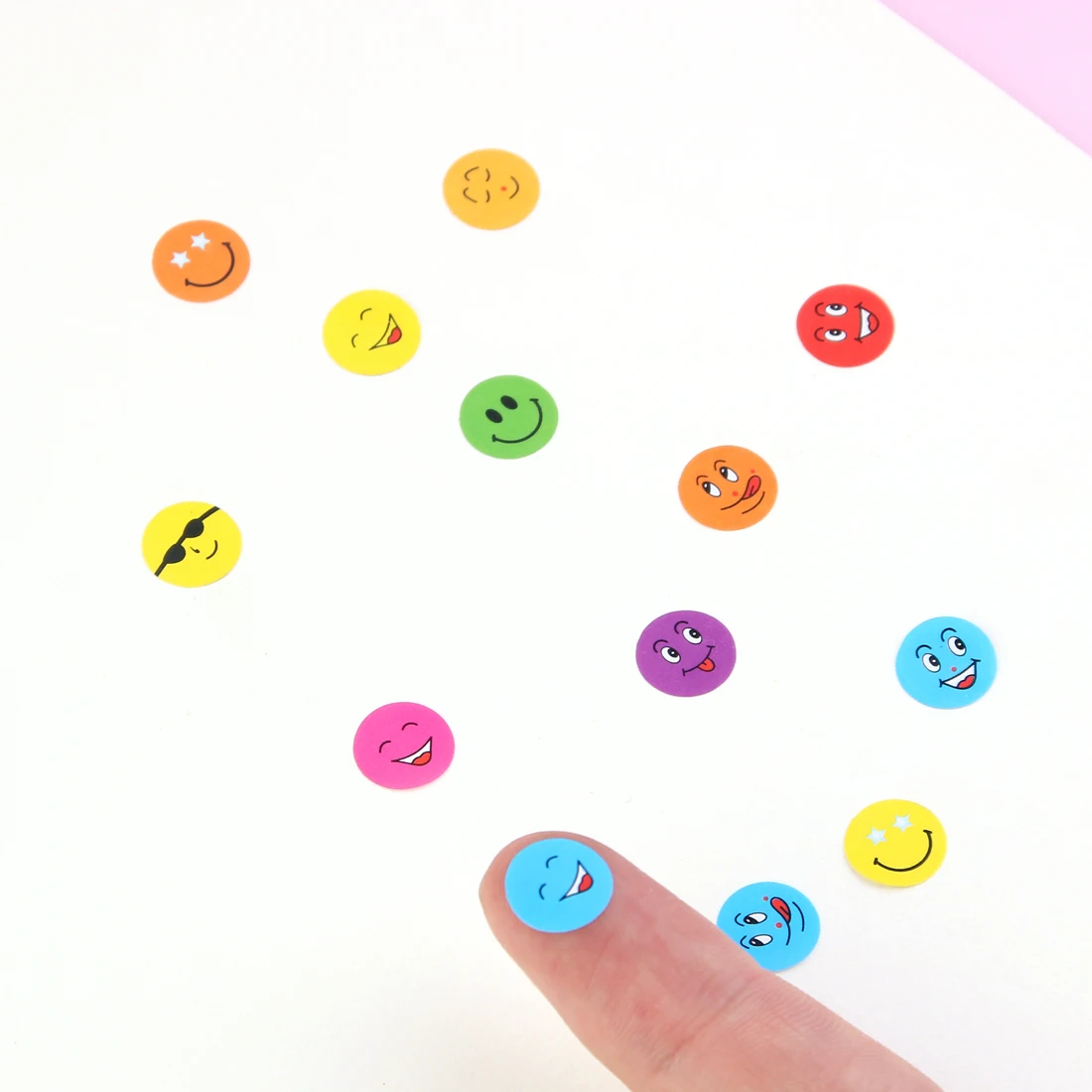 MOTARRO 5 Sheets/Bag Smiling Face Stickers Smile Children Stationery Sticker Encourage Student Classic Toys for Kids Gift