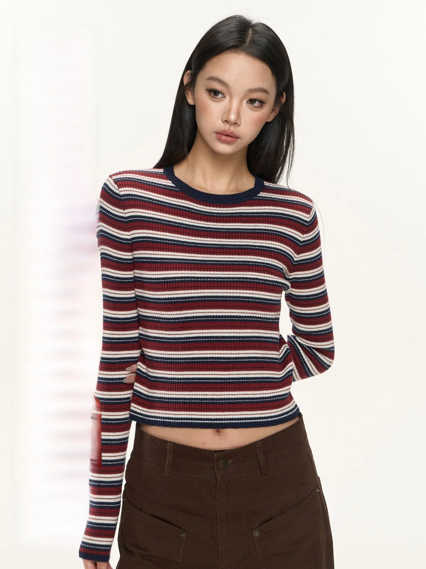 

Женская приталенная вязаная кофта Nova B в полоску с круглым вырезом и пуговицами, повседневная, зимняя коллекция