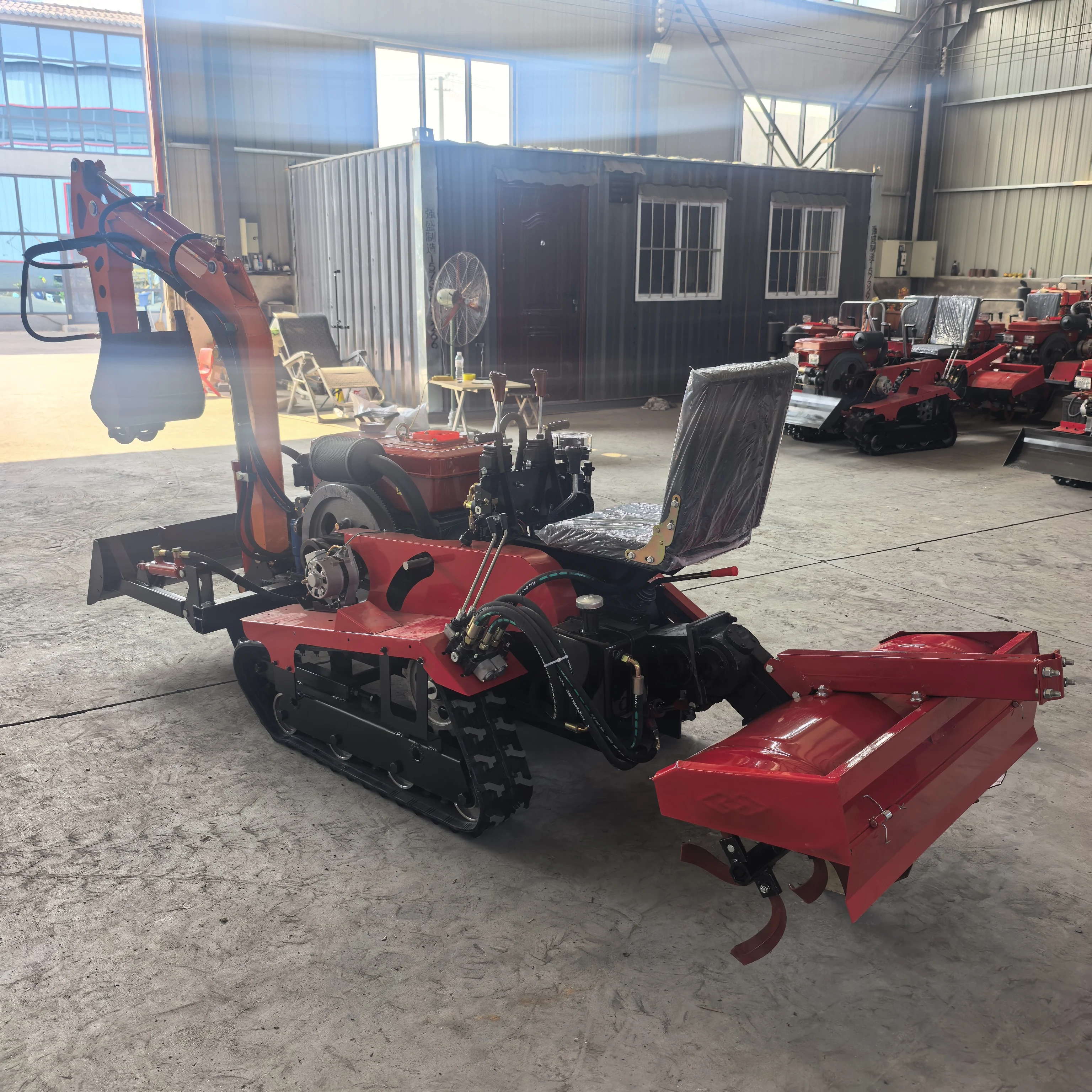 Agricultural Diesel Engine 25-120 Horsepower Small Crawler Sitting Drive Crawler Tractor With Rotary Tiller
