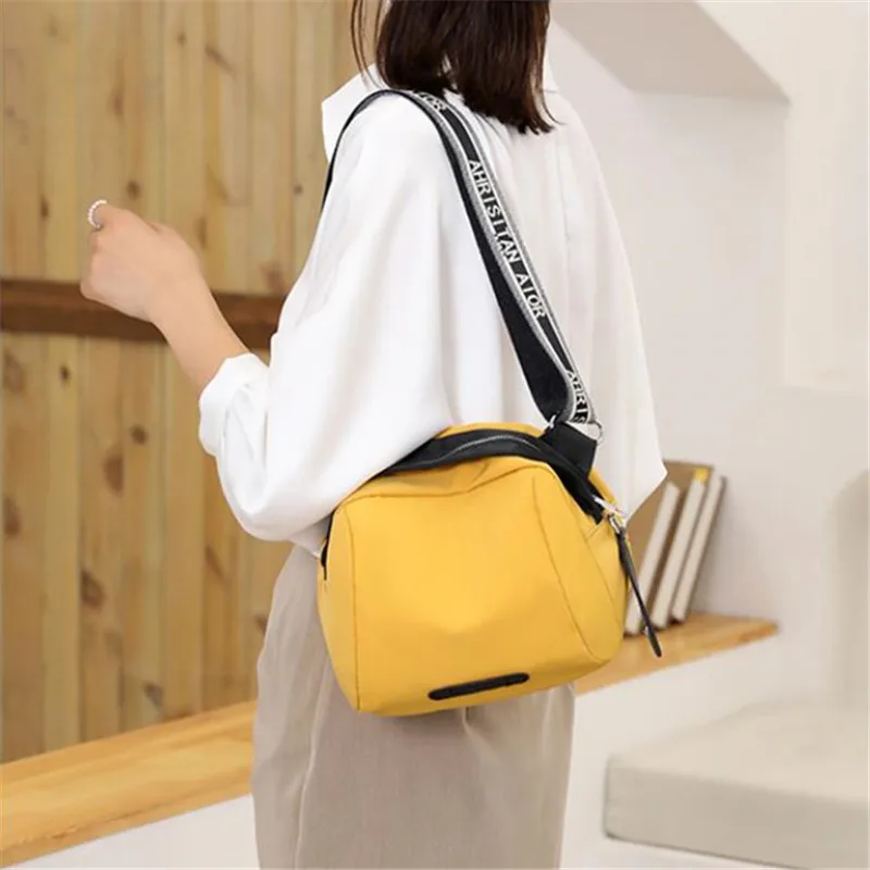 Trendy Korean Nylon Crossbody Bag with Zipper Pocket Casual Stylish Shoulder Bag Fashion Shell Bag Purse