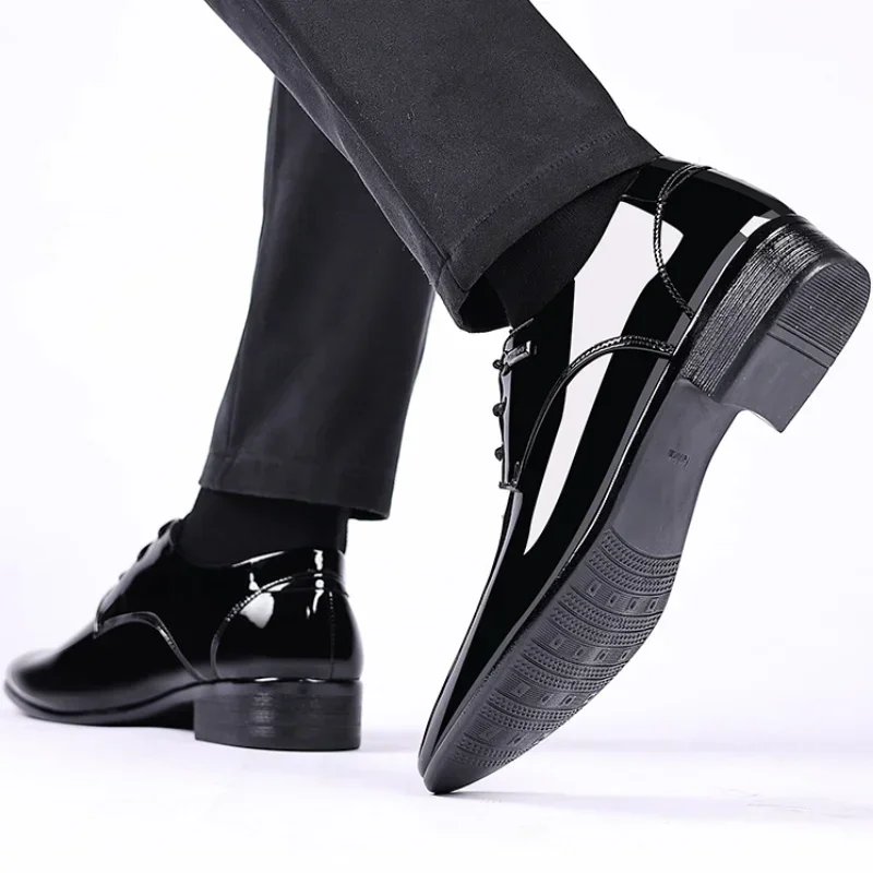 Men Business Patent Leather Shoes Autumn Men New Pointed Toe Leather Shoes Low Top Formal Large Size Leather Shoes