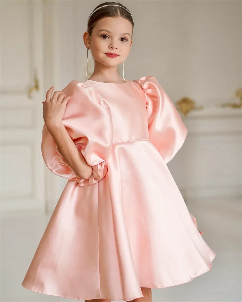 Louise Semplice A-Line Abiti da ragazza di fiore Fiocco in raso Ragazze Festa di nozze Abito da prima comunione O-Collo Abiti al ginocchio Personalizzati