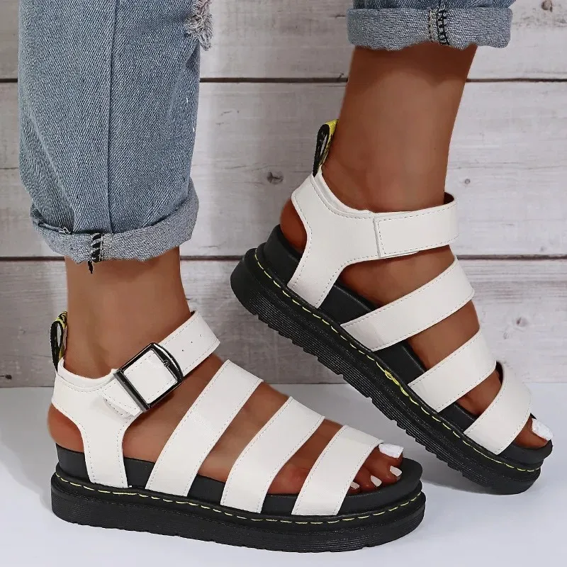 2024 New Platform Martinn Sandal Peep Toe Metal Buckle Car Stitch Roman Sandal Large Size Casual Sport Women\'s Sandal