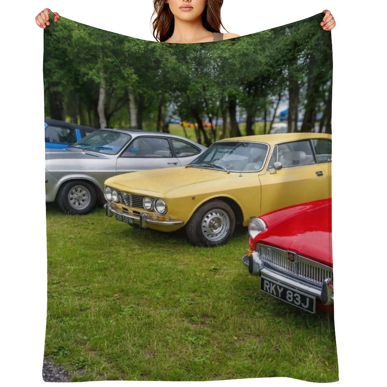 

Classic Cars Throw Blanket Luxury Flannel Fabric Shaggy Nap Blankets