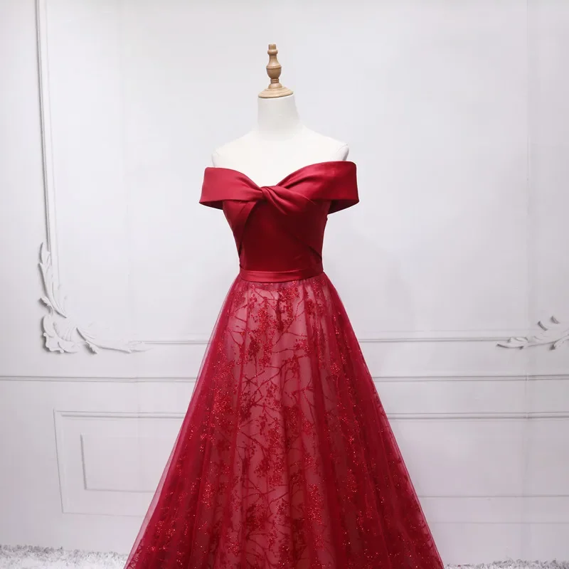 Abito da sera personalizzato Raso rosso tulle con spalle scoperte Lace Up pavimento-lunghezza A-Line Plus size Abito formale da donna B2013