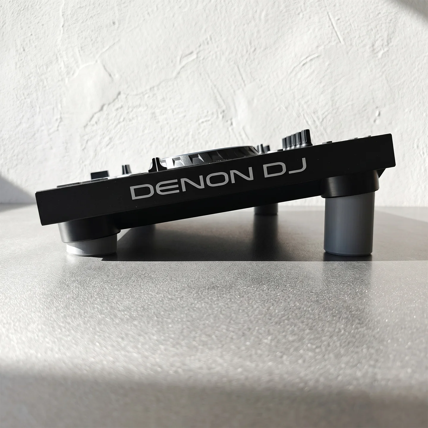 suporte-base-elevada-e-inclinavel-portatil-acessorio-para-o-denon-sc-live