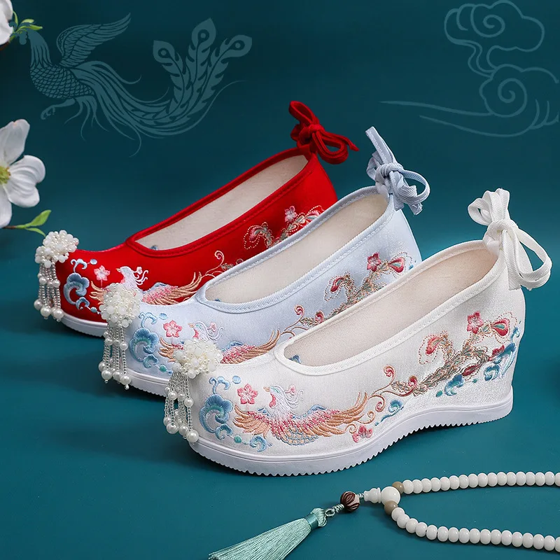 

Новые весенне-летние туфли в стиле ханьской одежды с жемчужным жаккардом и вышивкой в старинном стиле Мин