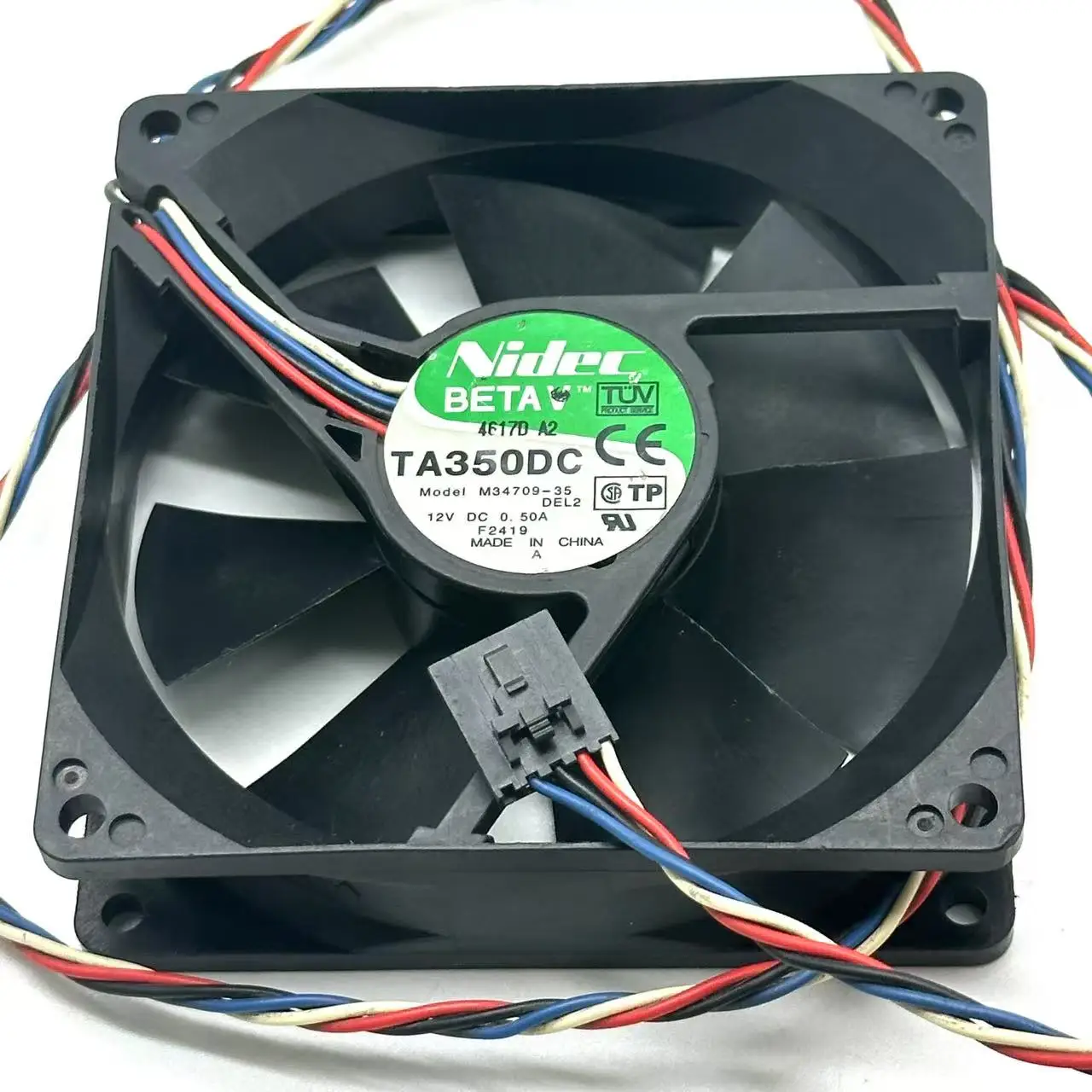

Nidec TA350DC M34709-35 DC 12V 0.50A 90x90x25mm Server Cooling Fan