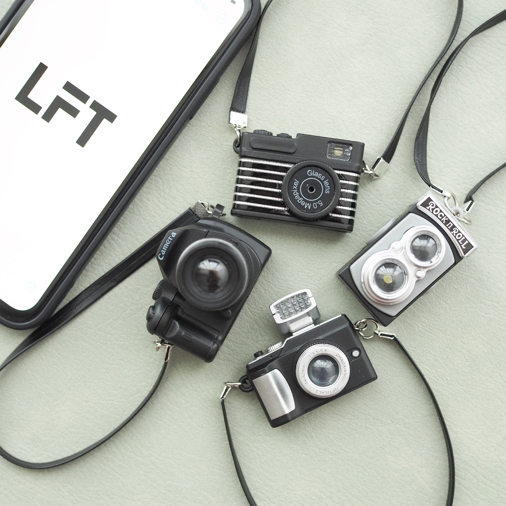 Mini Camera Model keychain With Flash Sound Effects Gift Leather Lanyard Idol Cotton Doll Camera DIY Toy Dress Up Accessories