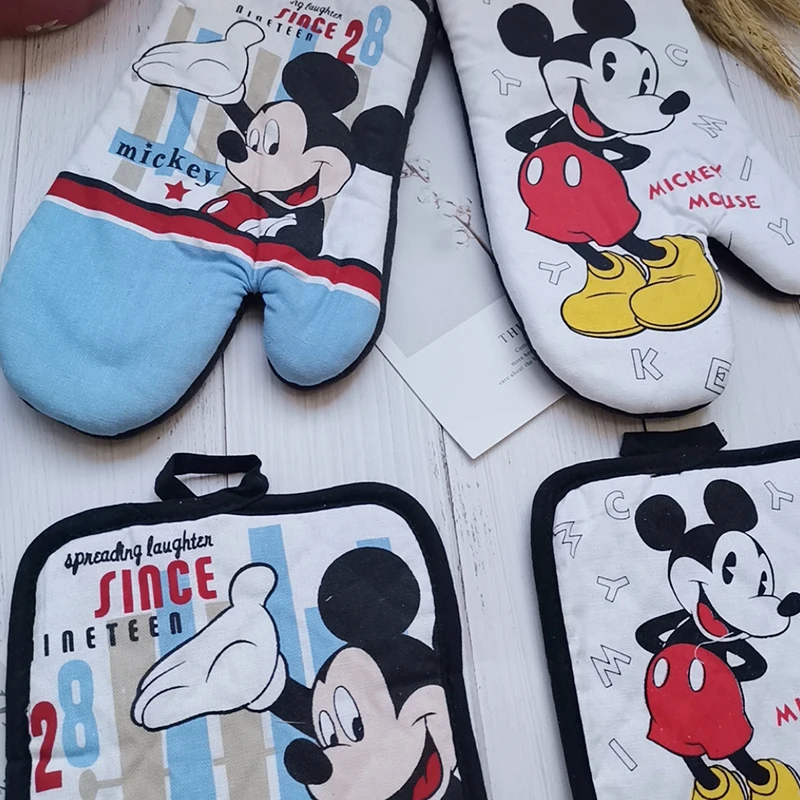 Guantes para horno de Mickey Mouse de Disney, posavasos, conjunto de dos piezas, figuras de dibujos animados, accesorios de cocina para hornear, guante aislante antiescaldaduras