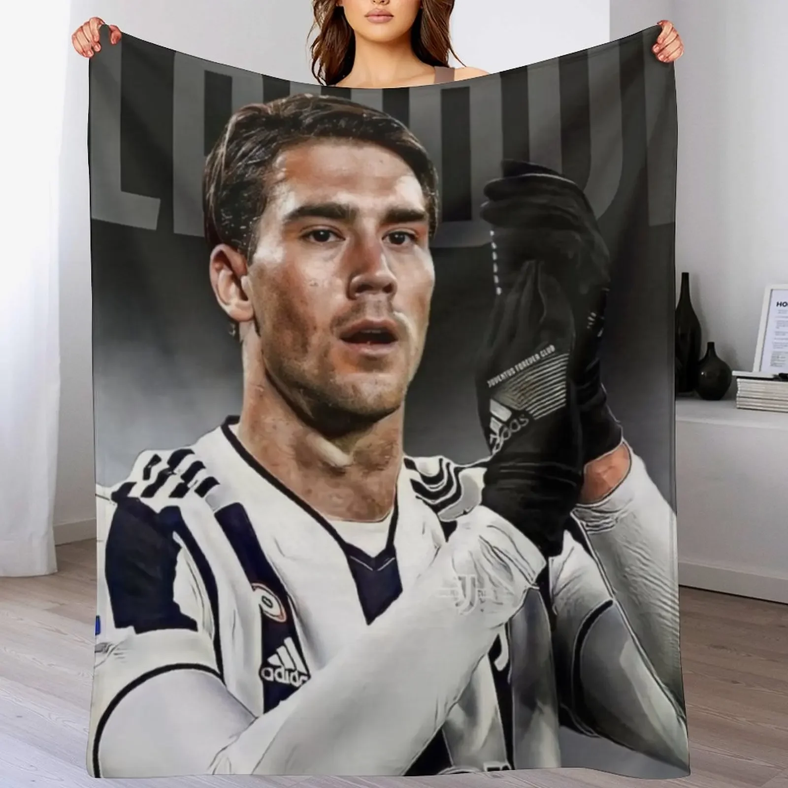 

Dusan Vlahovic Throw Blanket Polar Beautifuls Decorative Throw Hairy Blankets