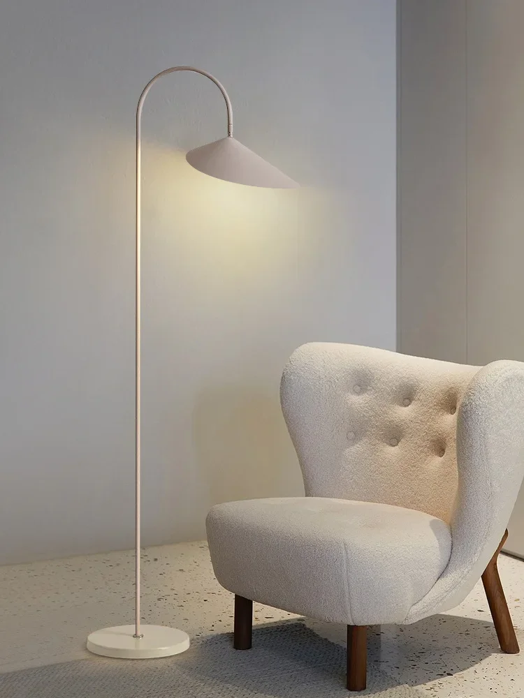 Imagem -05 - Cream Estilo Medieval Floor Lamp Minimalista Quarto Homestay Nordic Quiet Estilo Decoração da Sala Vertical Table Light