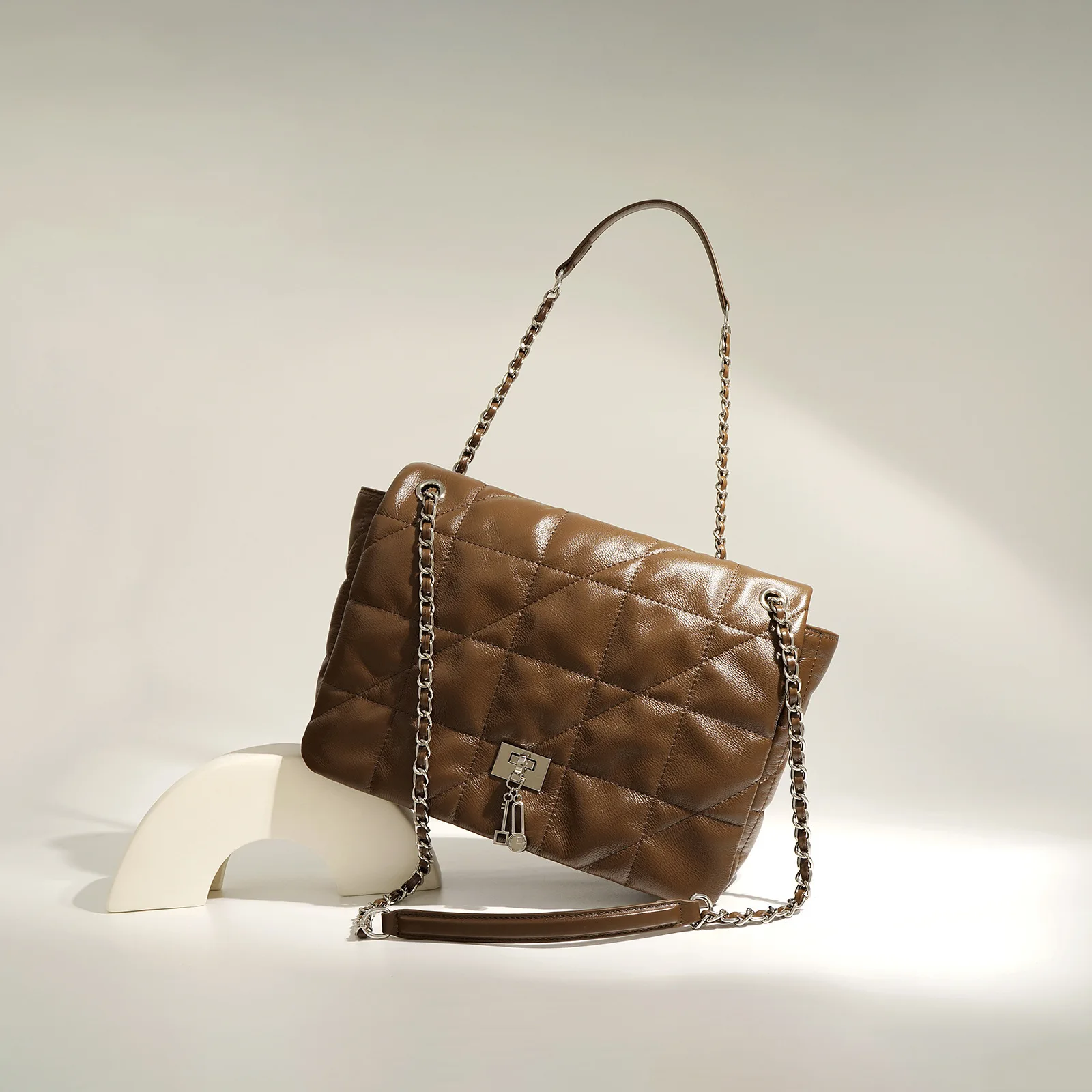 

Сумка для подгузников на каждый день, легкая, водонепроницаемая, с несколькими отделениями, стильная, большой вместимости, для мамы и папы, для повседневной жизни