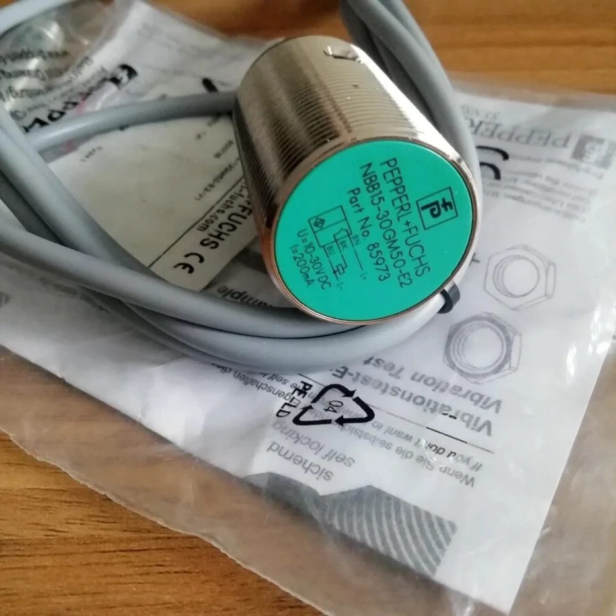 NBB15-30GM50-E2 085973 Inductive proximity sensor