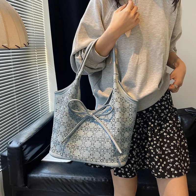 

2025 Summer Denim Tote Bag Stylish Rhinestone Bow Shoulder Purse Trendy Casual Crossbody Glam Work Weekend Handbag
