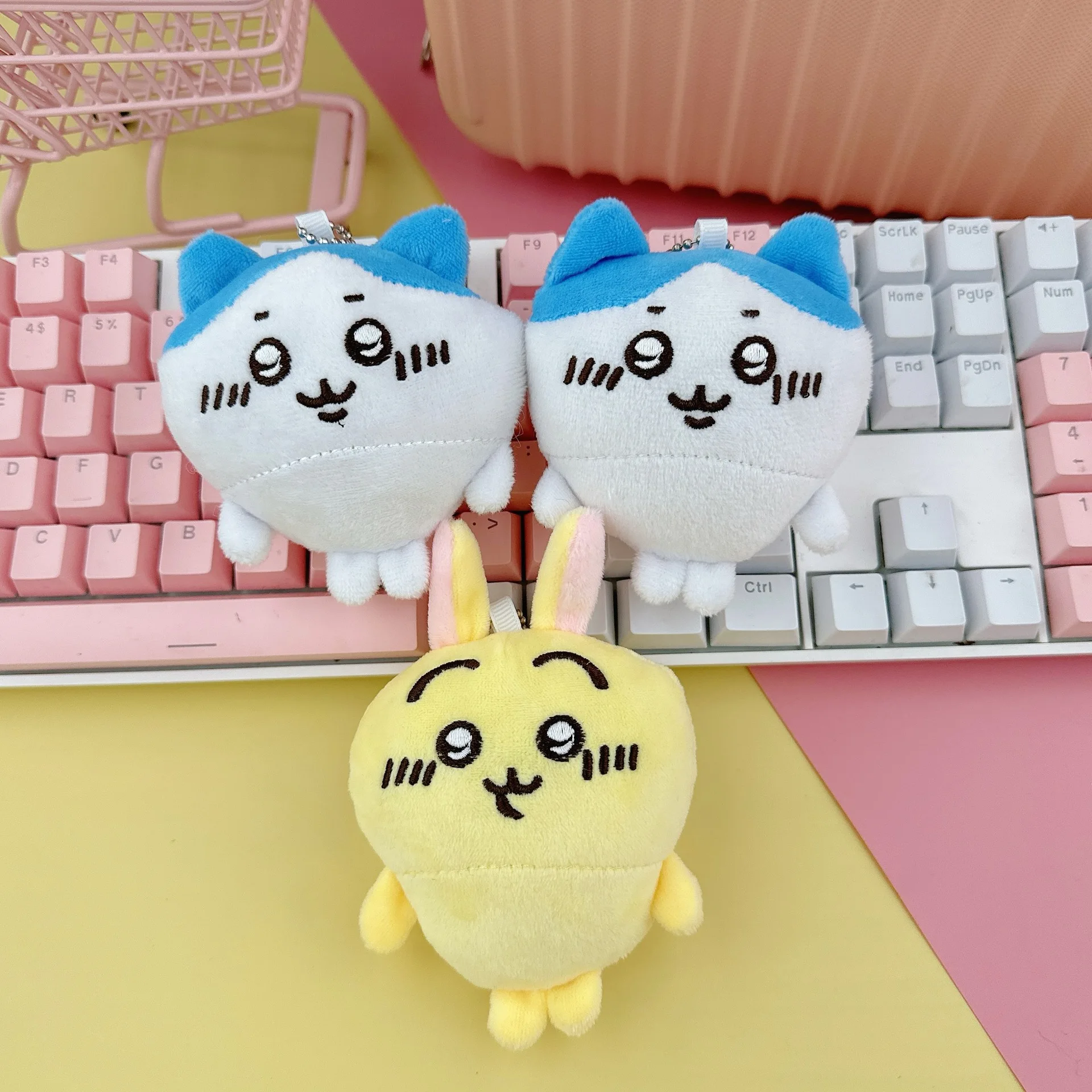 جديد حار حار القدم سلسلة Jiikawa دمية على ظهره قلادة صغيرة المفاتيح ألعاب من نسيج مخملي