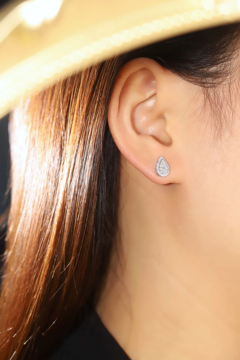 KUGG 100% 18K White Gold Earrings Shiny Classic Design 0.30carat Real Natural Diamond Stud Earrings for Women High Party Jewelry