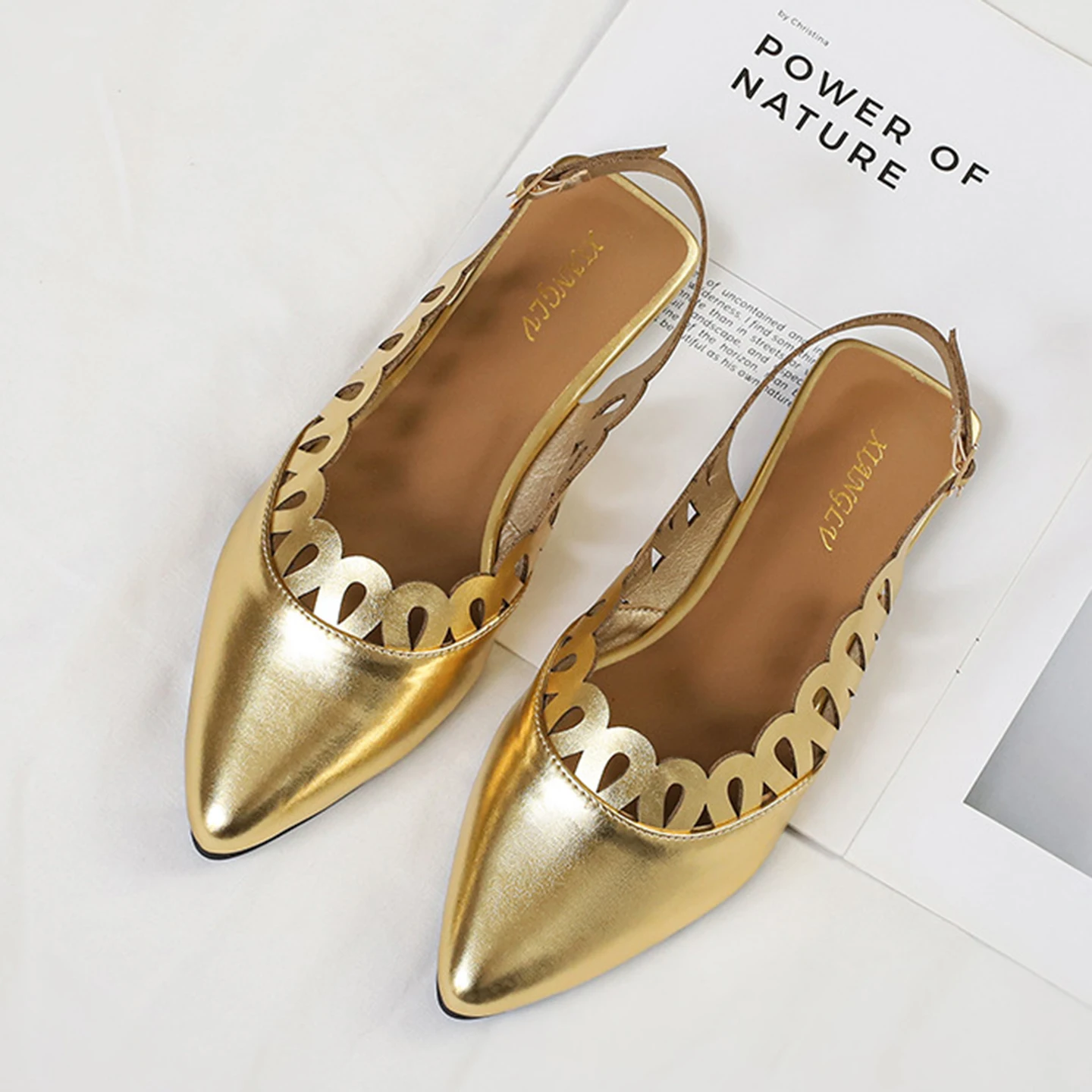 2026 New Arrival Women Fashion Pointed Toe Weave Hollow Out One Buckle Strap Closed Toe Sandals Elegant Low Heel Backless Shoes