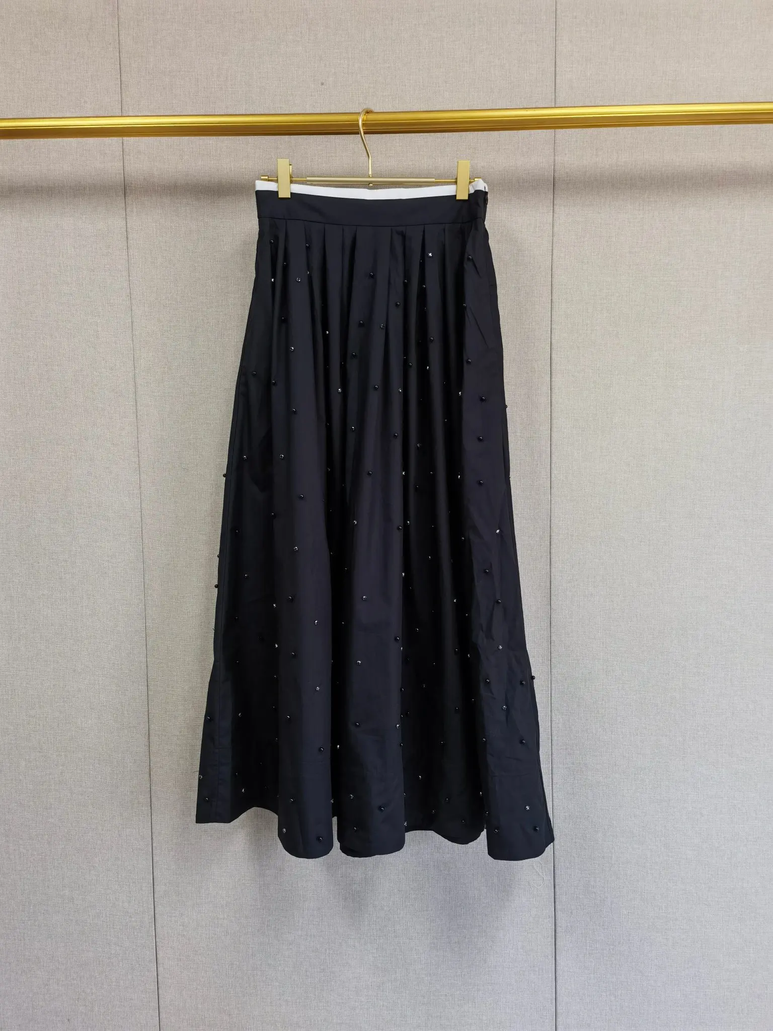 Black Women Early Autumn New Skirt Contrasting High Waist Side Zipper Bead Decorative Pleated Ladies Loose Casual Jupe