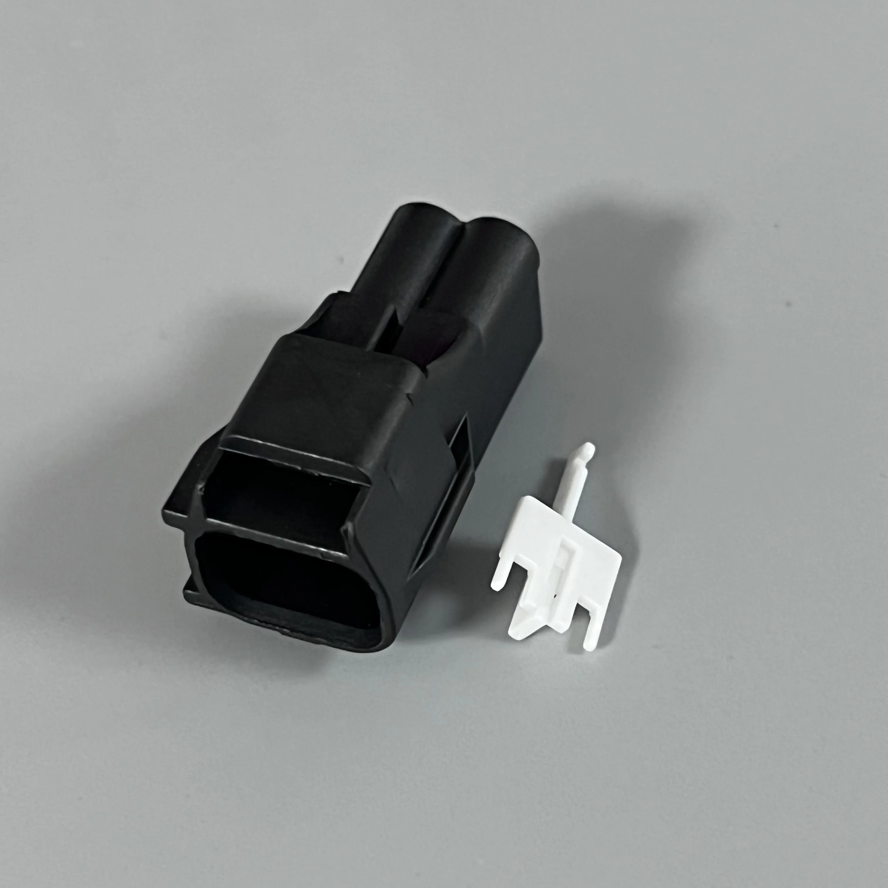 1-20 sets 2pin Starter Temperature Sensor Gearbox Reversing Light Cable Socket 7282-7028-30 7283-7028-30