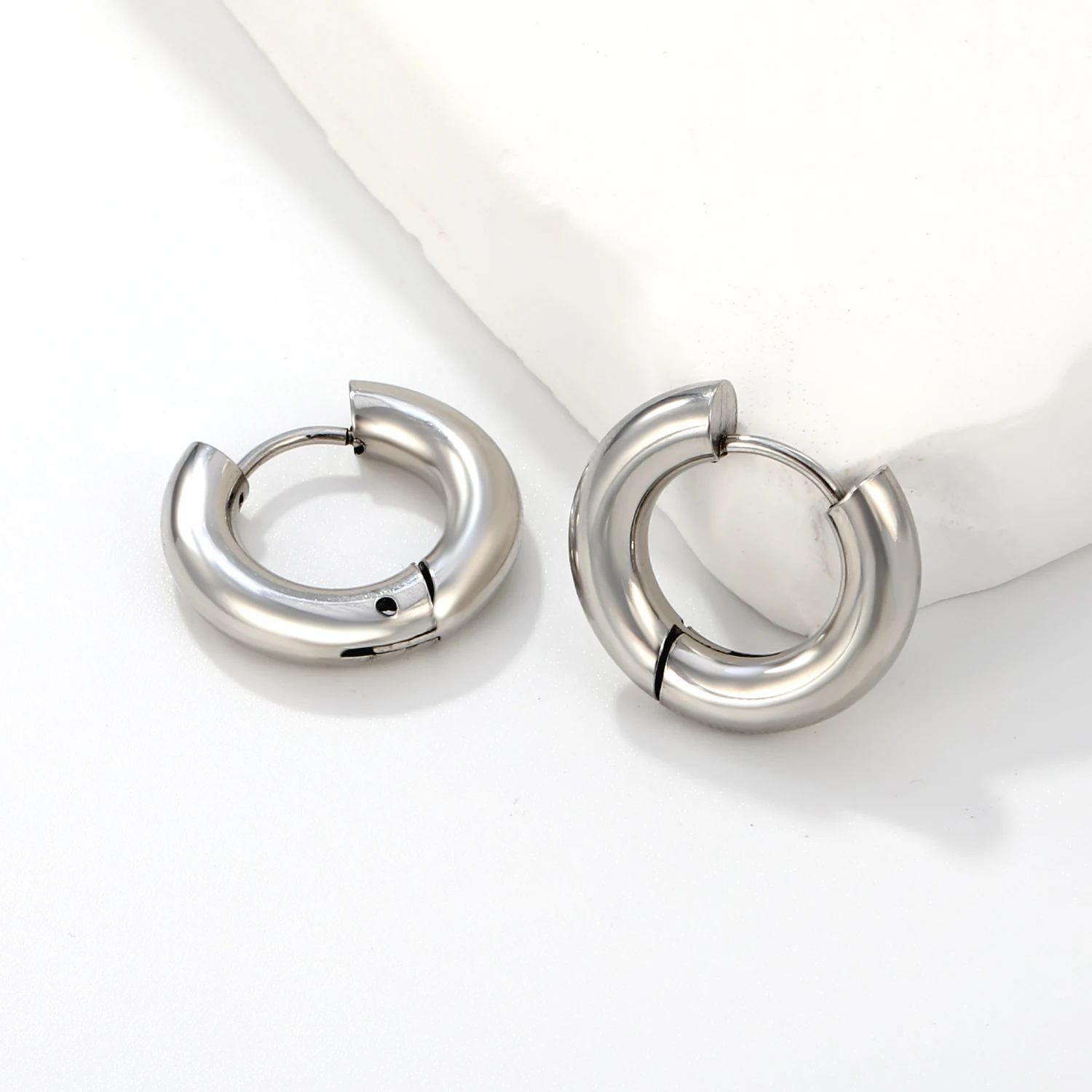 4*10MM Silver Color Titanium Steel Huggie Earrings for Male Female Unisex Round Circle Hoop Earrings Classic Jewelry Ears Clips