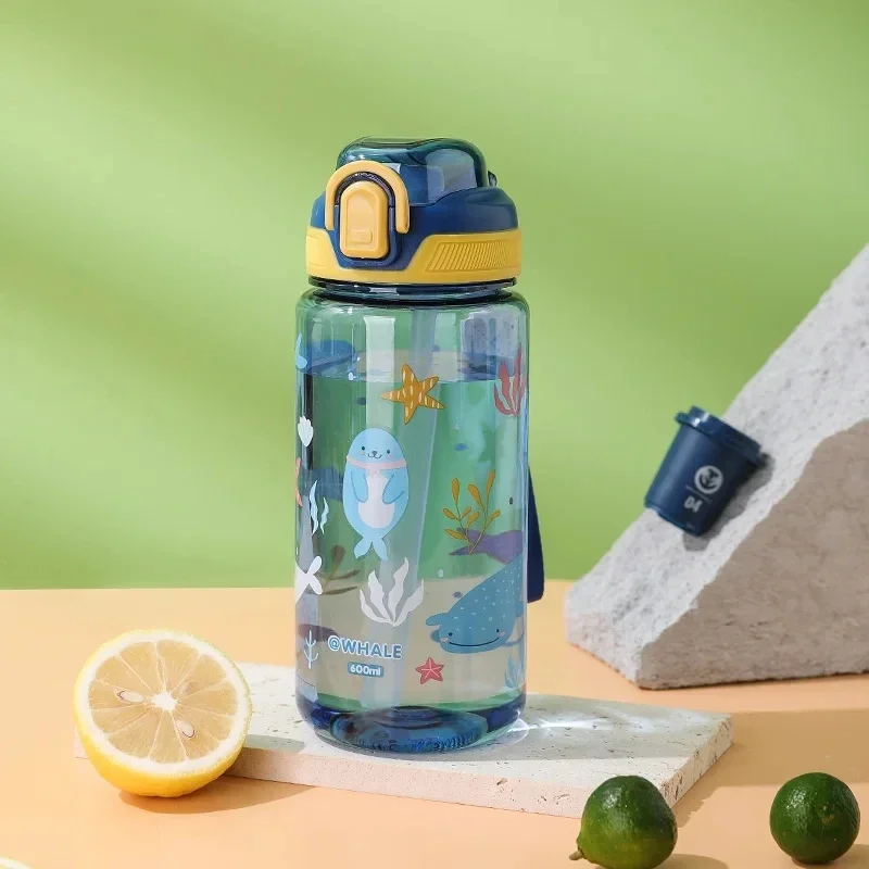 Cangkir minum anak-anak, gelas minum kartun kreatif dengan sedotan dan tutup anti tumpah portabel 600Ml untuk balita