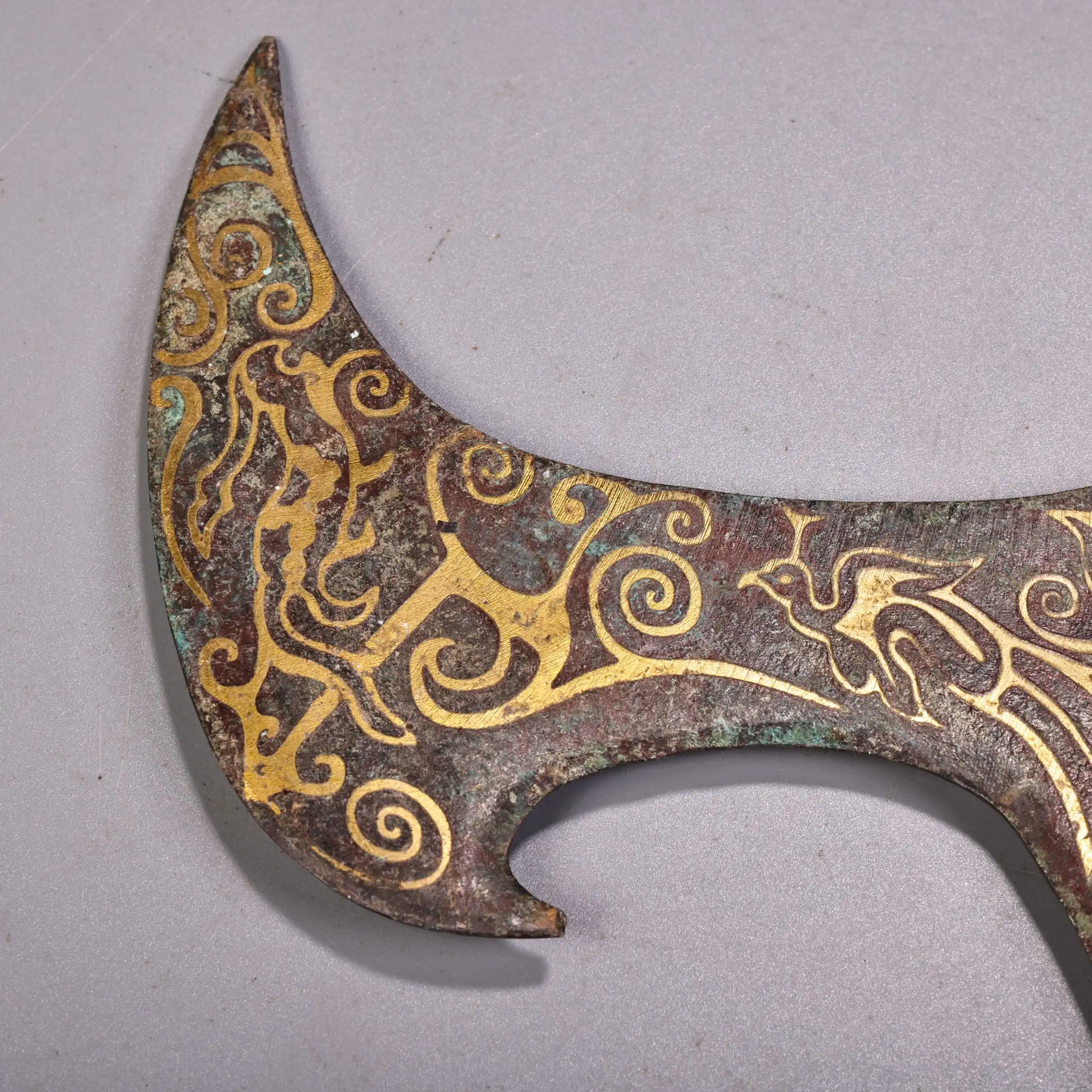China vintage rubbing gold bronzes with inscriptions Ge axe collection home decoration.