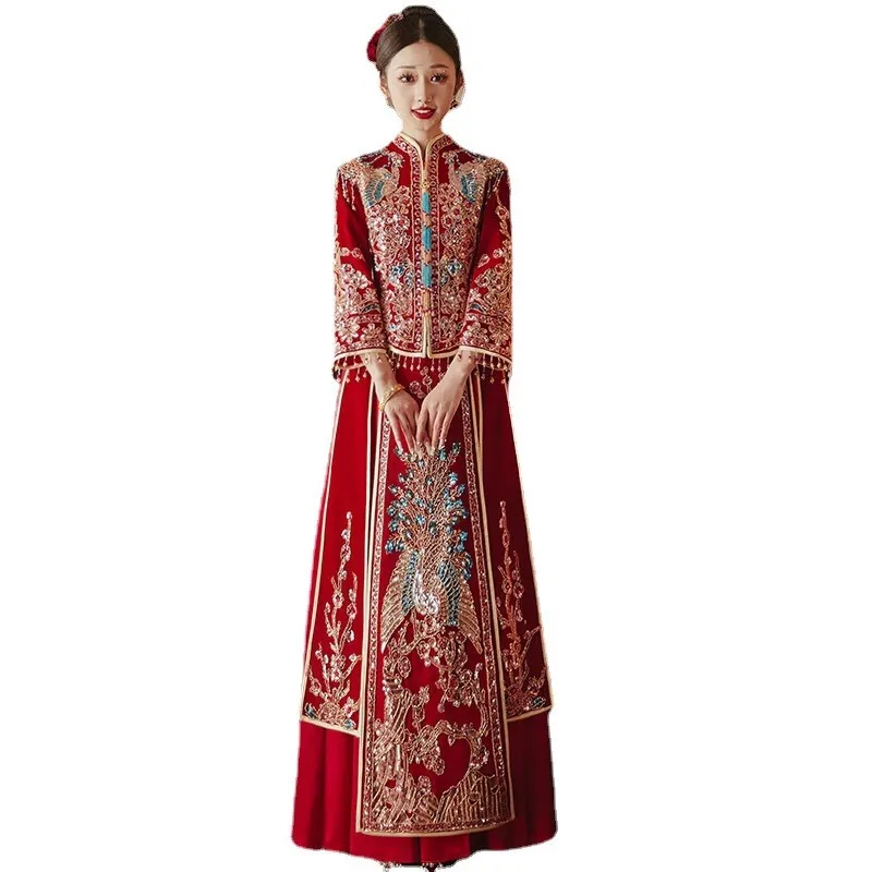 New velvet fitted Chinese-style wedding dress toasting and