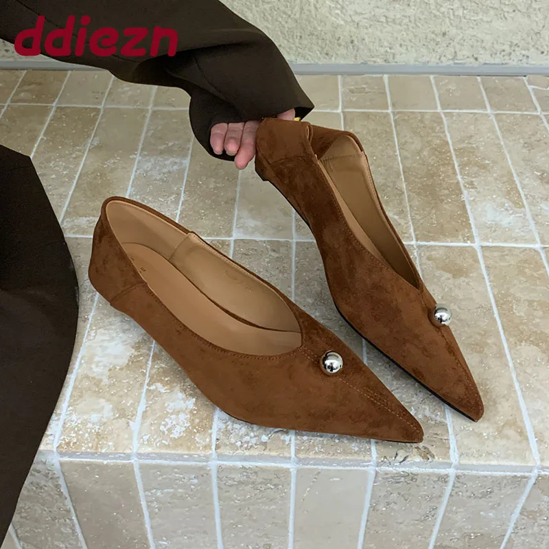 Новые металлические модные женские туфли-лодочки из флока, шлепанцы, женская обувь с острым носком на низком каблуке, элегантные женские туфли на каблуке на мелком каблуке