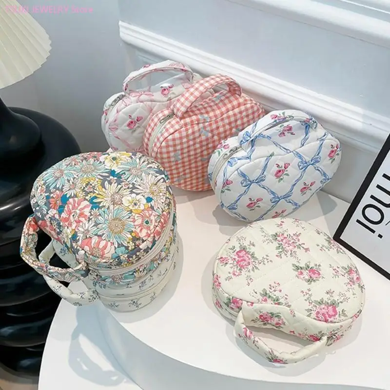 62KE حقيبة مستحضرات تجميل فريدة من نوعها باللون الأزرق توفر الأناقة والوظيفة لتنظيم مستحضرات التجميل للنساء العصريات