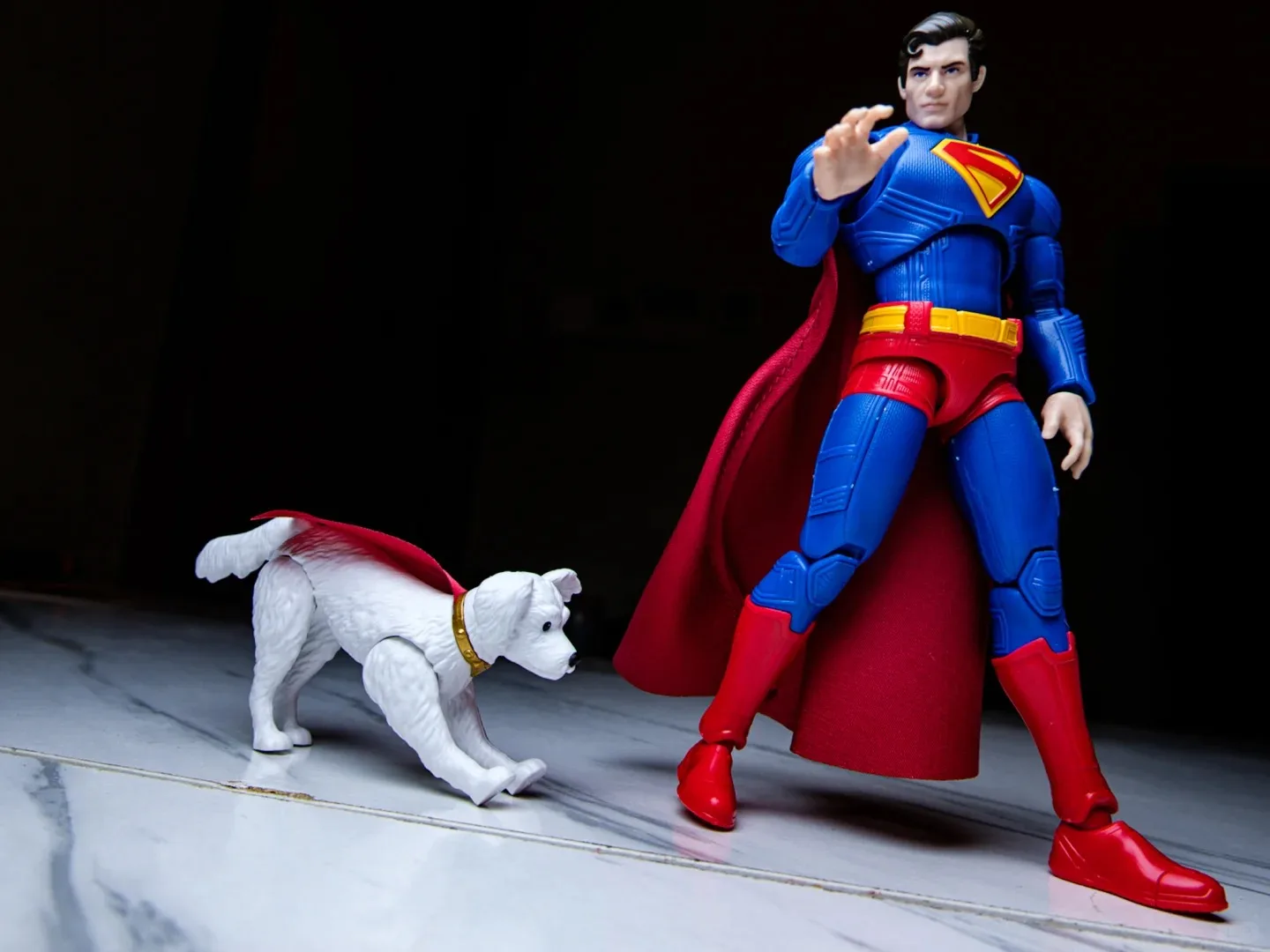 Nuevos Blokees 2025 Superman modelos de ensamblaje David Superman Krypto figura de acción los ojos brillirá más allá de la versión estatua juguetes para niños