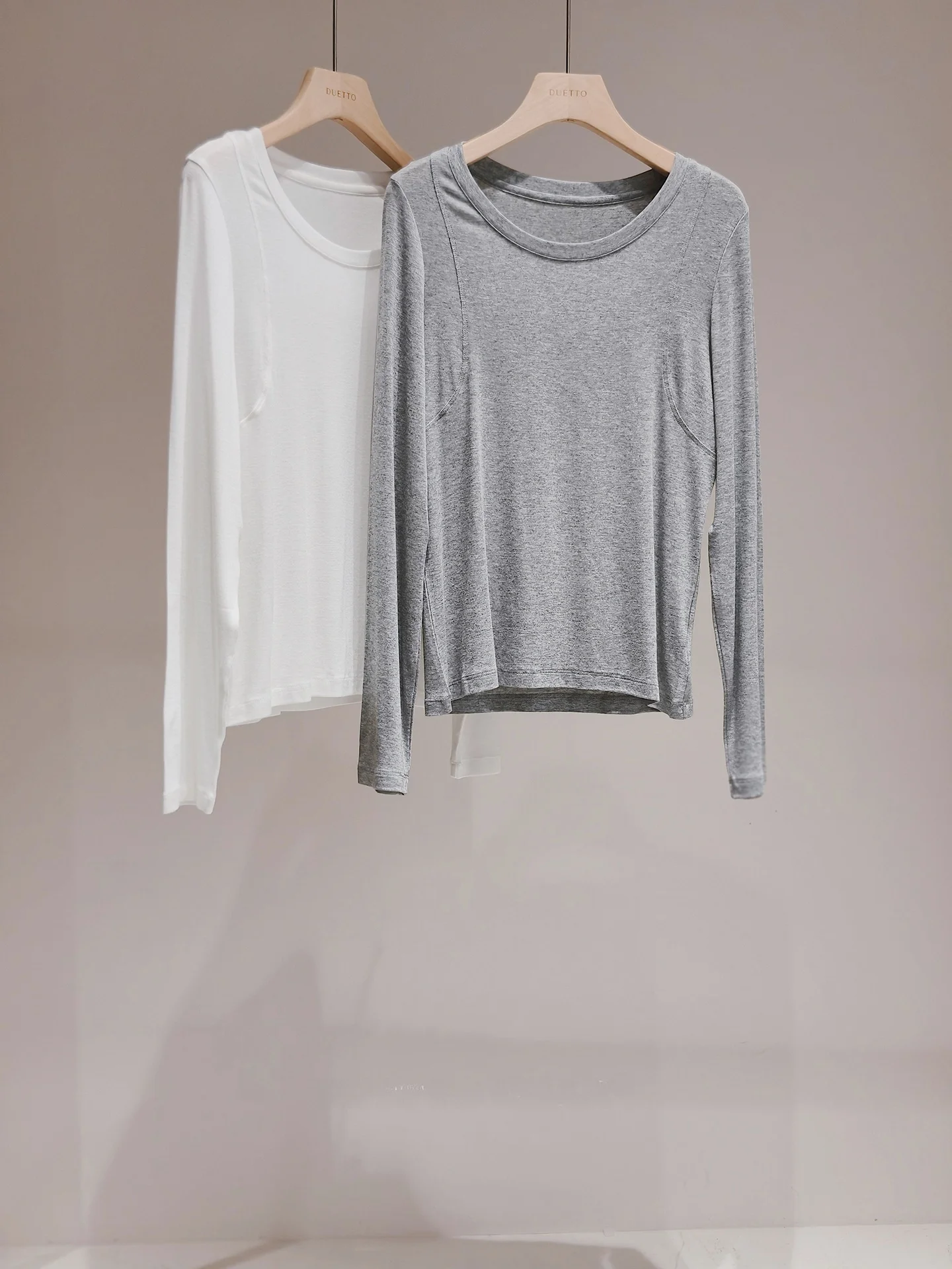 

Серия Cloud Sensation: Женский повседневный свободный свитер из шелковистого вискозного трикотажа с длинными рукавами и круглым вырезом, мягкий трикотажный джемпер.