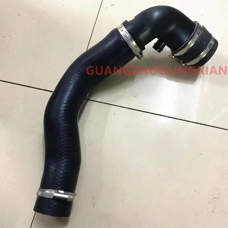 Applicable to Jaguar XJ C2D48908 C2Z18057 air filter intake pipe (turbocharger outlet) intercooler pipe