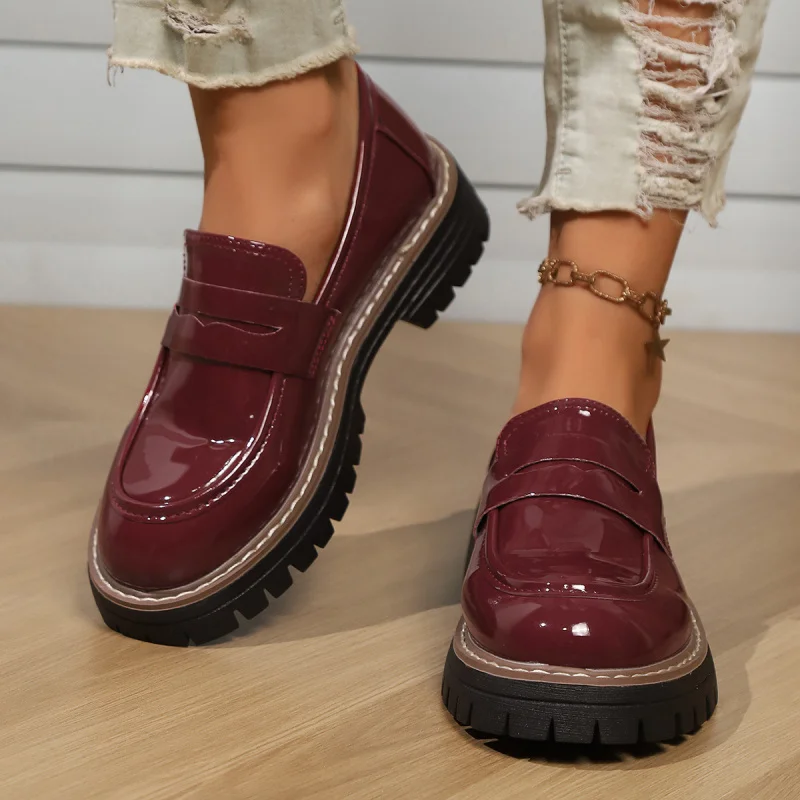 حذاء بدون كعب جديد لخريف 2025 مقاس كبير حذاء فردي على الموضة الأوروبية والأمريكية للنساء