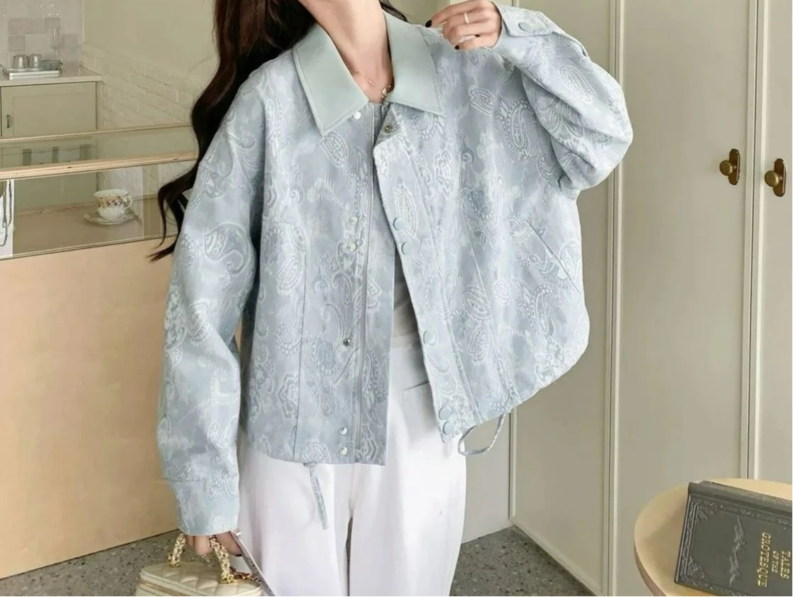 

Light Blue Spliced Lapel Short Jacquard Jacket Women's Spring and Autumn 2026 New Unique Design Top