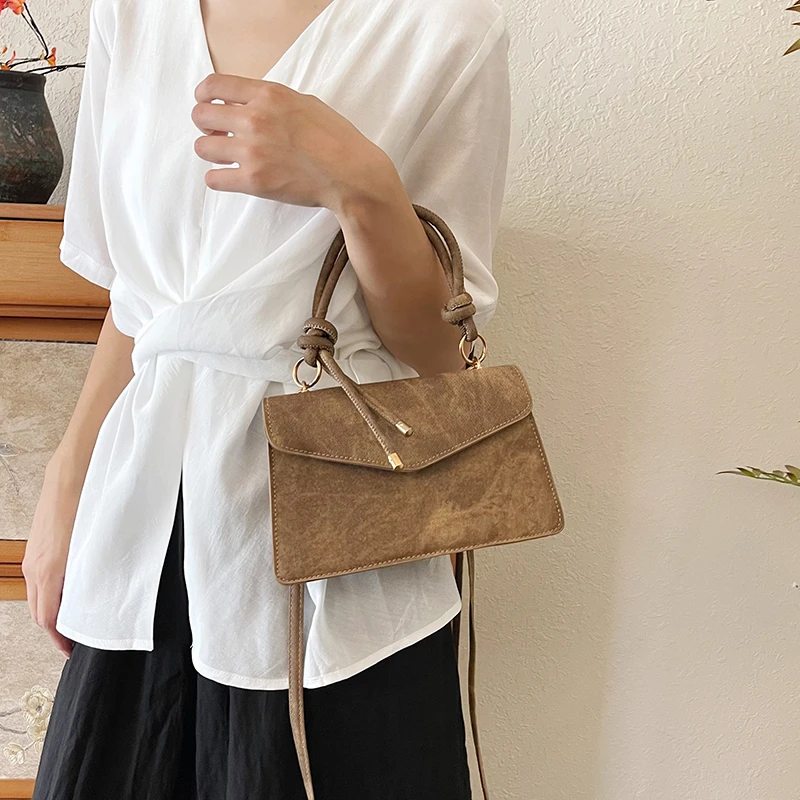 

Классические дизайнерские винтажные сумки для подгузников для женщин, стильная простая сумка-тоут, вместительная сумка через плечо, модная элегантная сумка с логотипом.