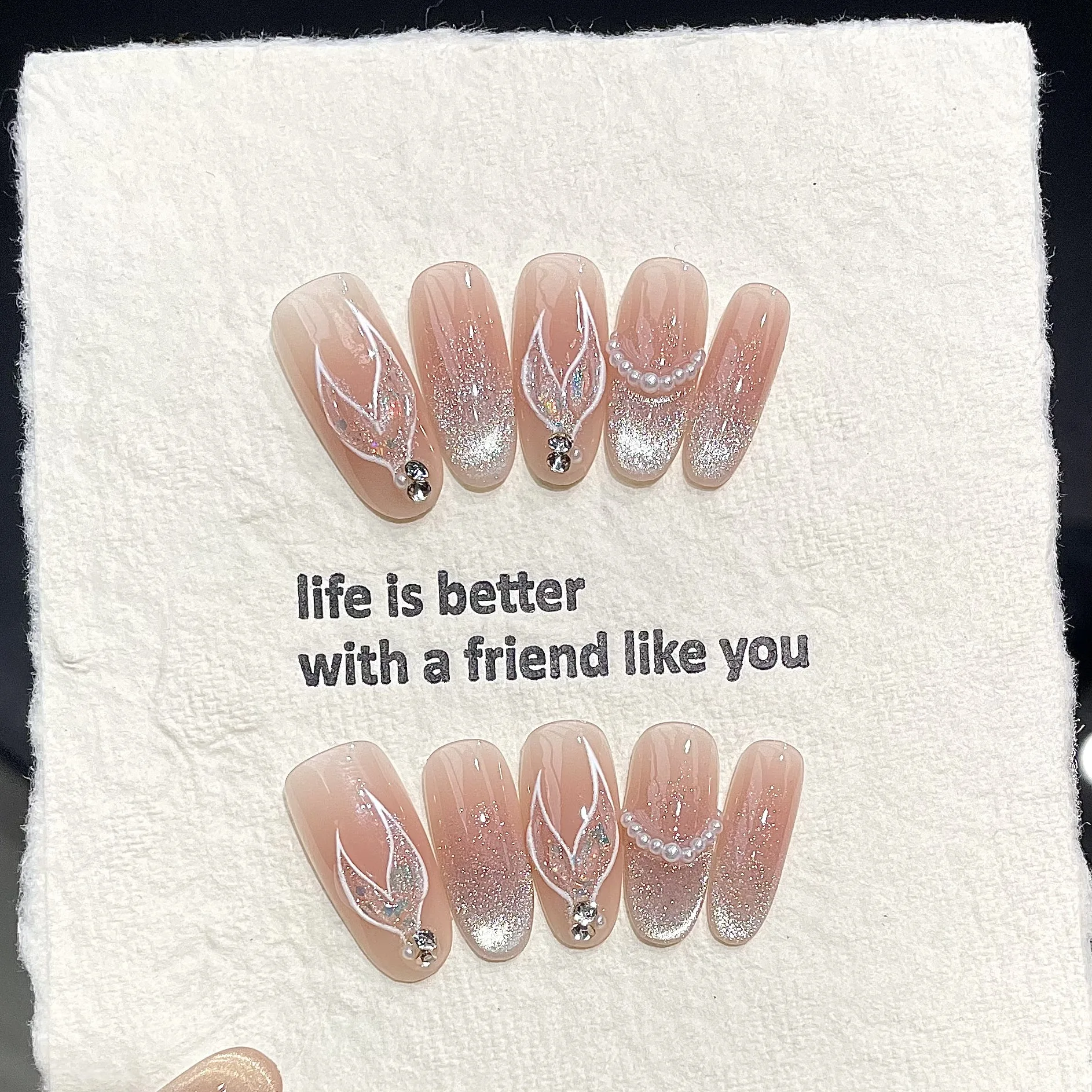 10pcs Handmade Middle Oval Press On Nails Shiny Nude Pink Cat Eye Mermaid Design Sweet Cute Fake Nails Wearable Nails Art Tips