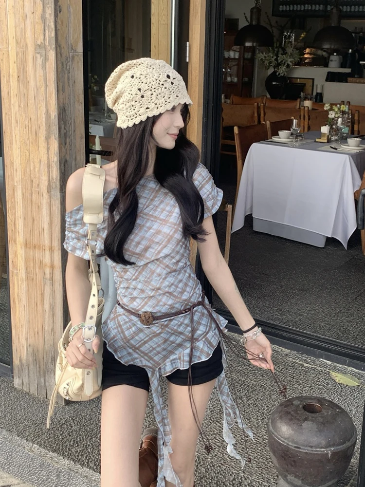 

Summer 2025 Women's Slim Fit ort Sve T-irt Asymmetric Design Sta Collar Splice Belt Korean Sle Commute Faion