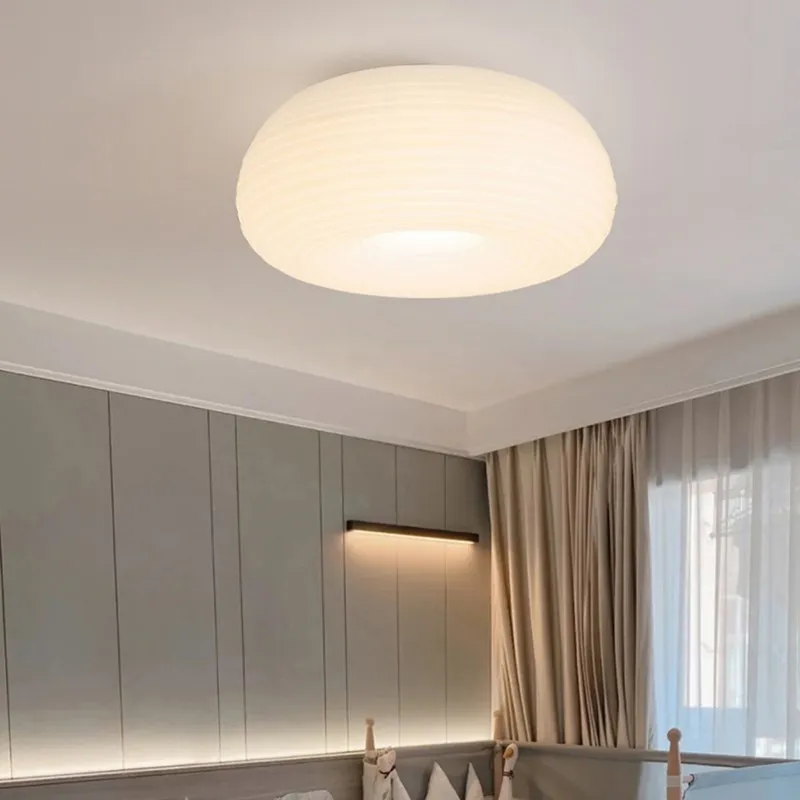 Lámpara de techo decorativa de estilo nórdico para dormitorio, sala de estar y comedor, luz LED colgante minimalista a rayas de color crema y manzana