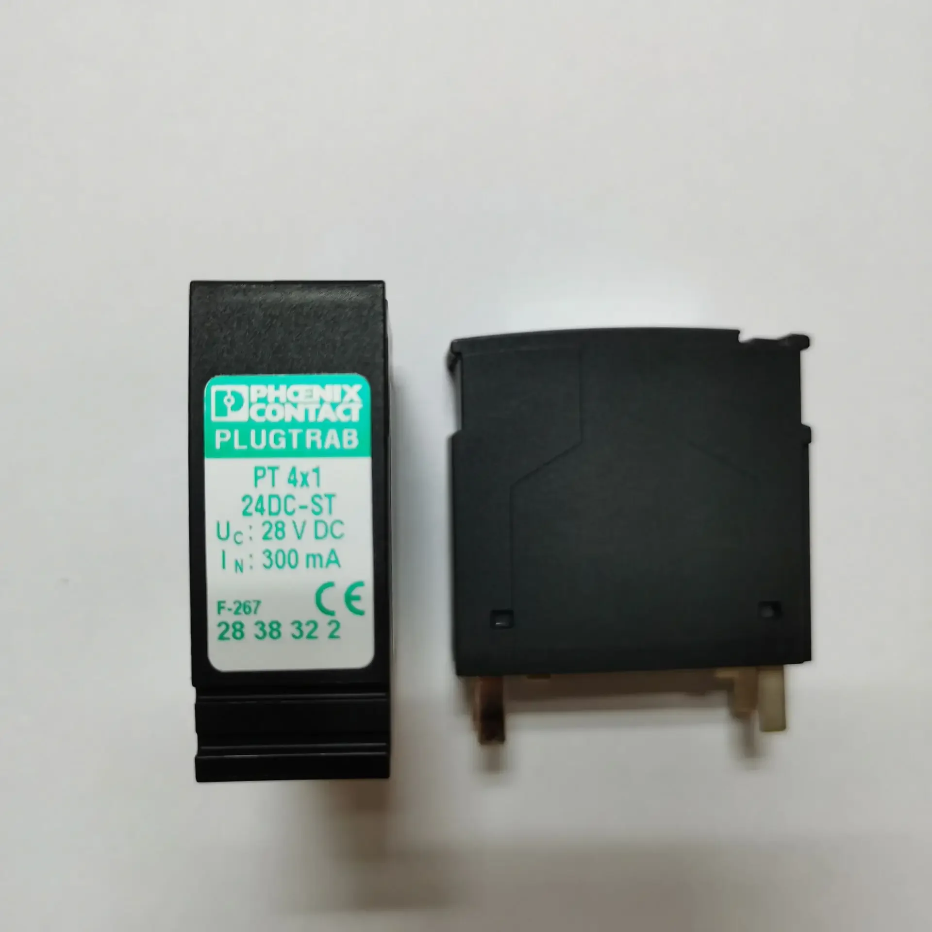 Free Shipping Phoenix 2839240 Signal Surge Protector PT 4-24DC-ST Promotional Hot Sale