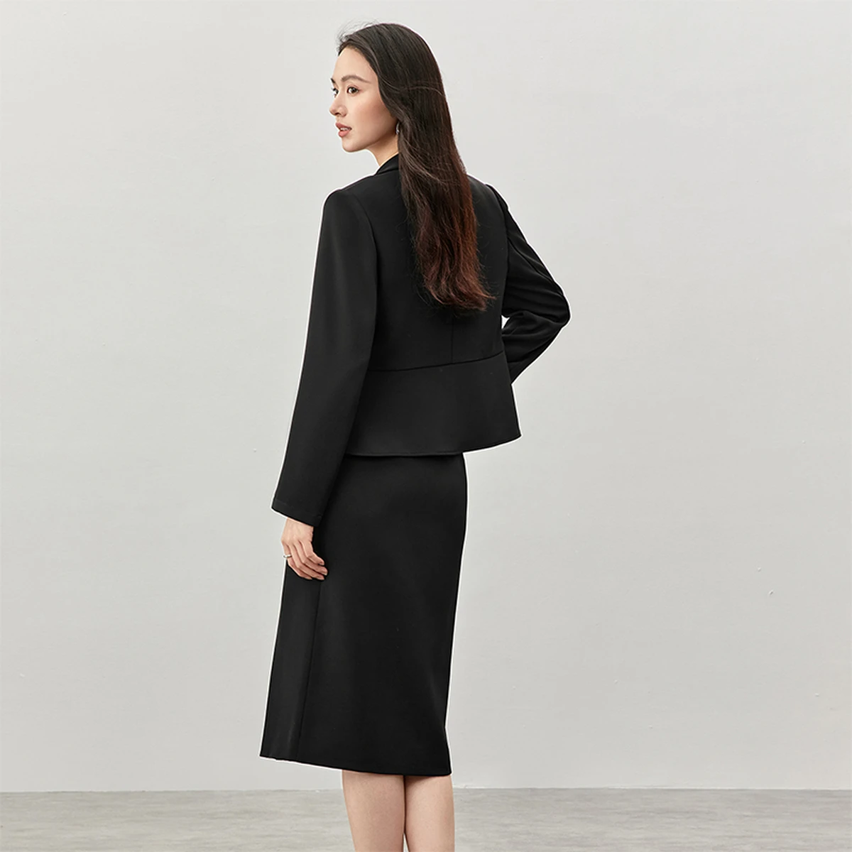 SENTUBILA Office Ladies Outfits Workplace Commuter Temperament Green Fruit Collar Suit Set Slit Skirt Premium Suit 151Z56886