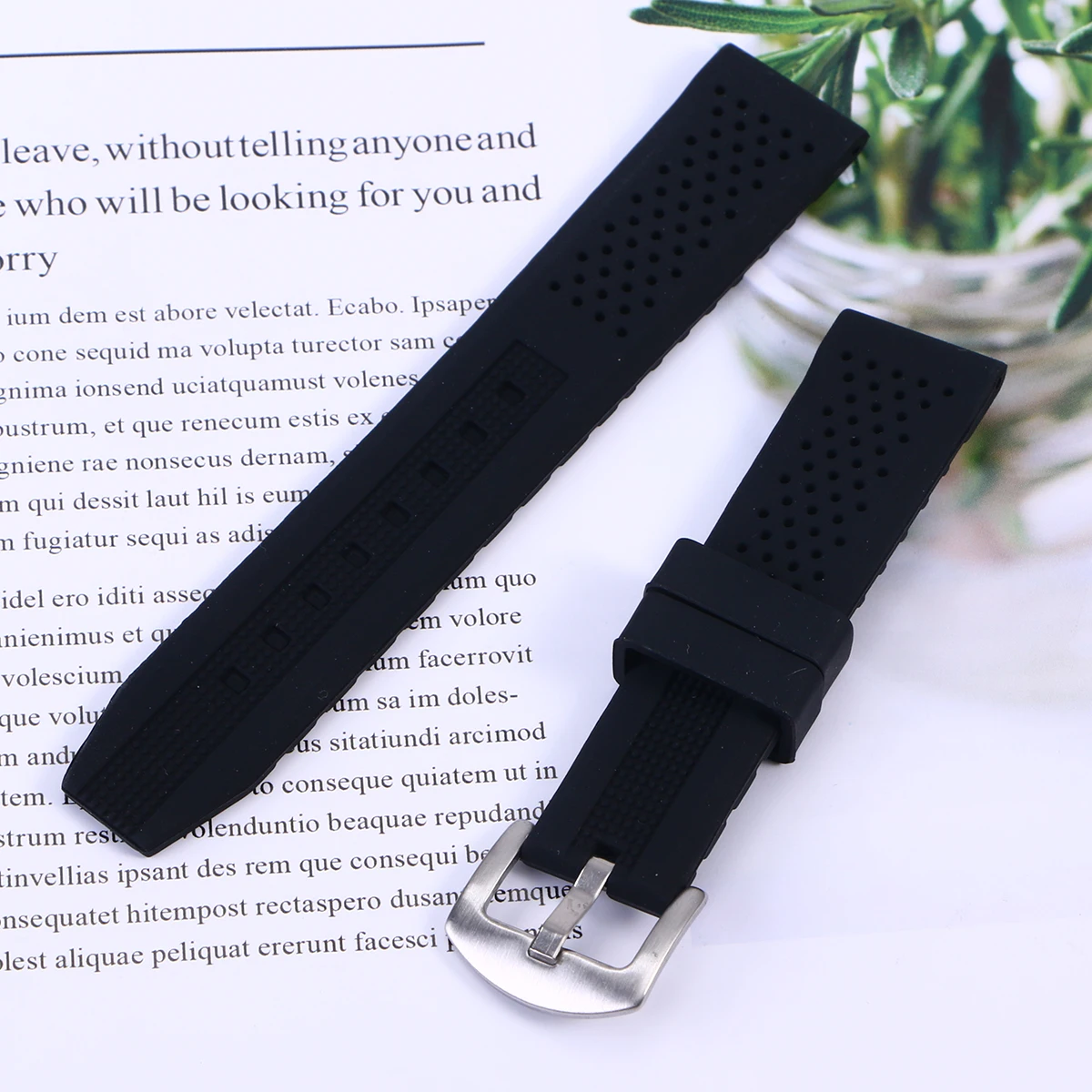 

Watch Strap Waterproof Durable Silicone Watch Band Breathable Watch Wristband for Replacement 16mm (Black)