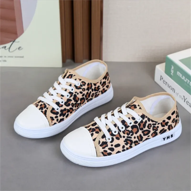 

Canvas Shoes Ladies Versatile Flat Shoes Leopard Sports Shoes for Girls Sneakers Low-Top Lightweight Soft Bottom Flat Shoes