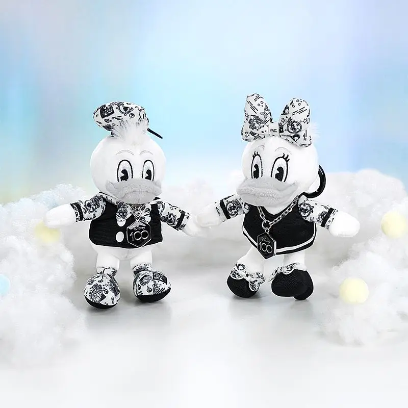 Potdemiel Disney 100th Anniversary Surprise Blind Box Steamboat willy Plushies Series Mystery Box bambole classiche in bianco e nero