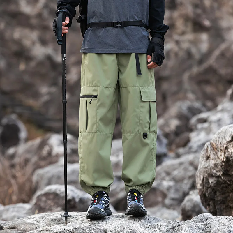 

High Quality 2025 Softshell Pants Men New American Style with Large Pockets Stylish and Loose Straight Casual Sports Cargo Pants